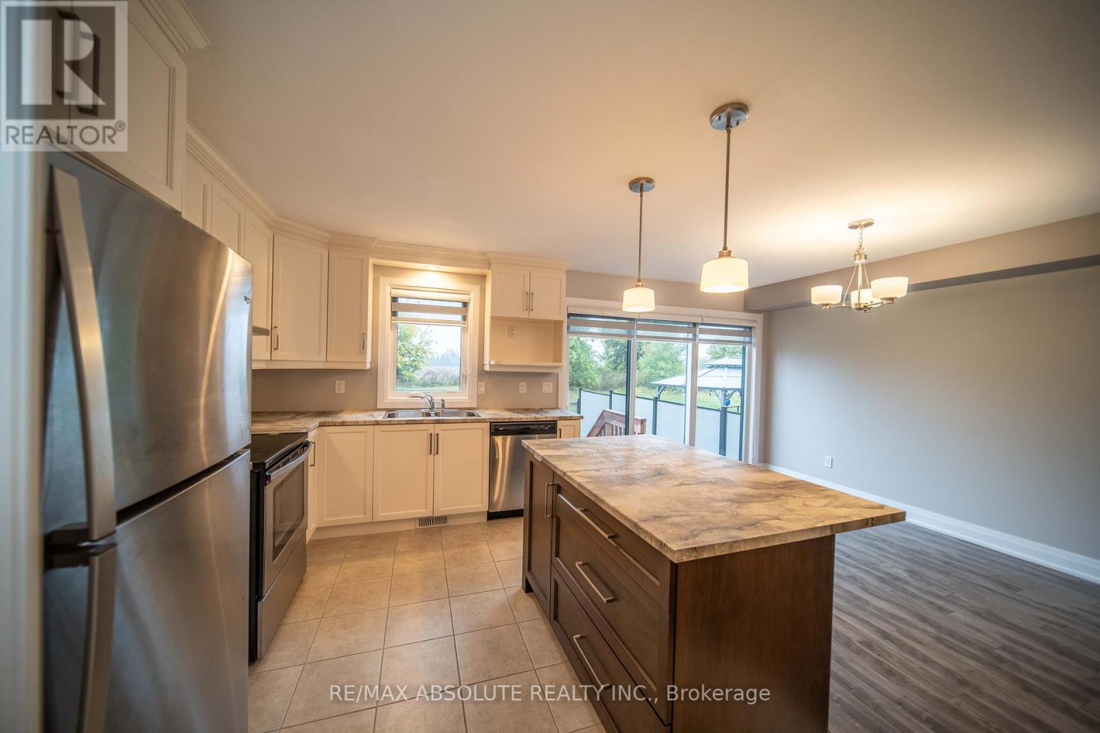 287 Belfort Street, Russell, Ontario  K0A 1W0 - Photo 14 - X12423223