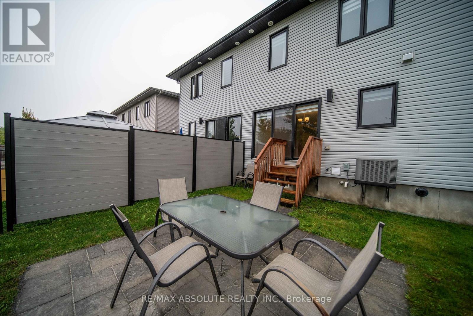 287 Belfort Street, Russell, Ontario  K0A 1W0 - Photo 31 - X12423223