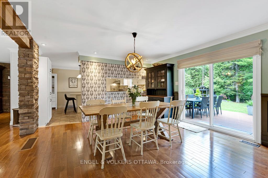 656 Spruce Ridge Road, Ottawa, Ontario  K0A 1L0 - Photo 12 - X12423227