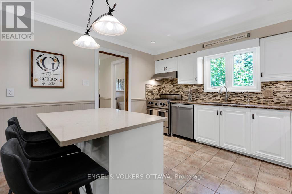 656 Spruce Ridge Road, Ottawa, Ontario  K0A 1L0 - Photo 15 - X12423227