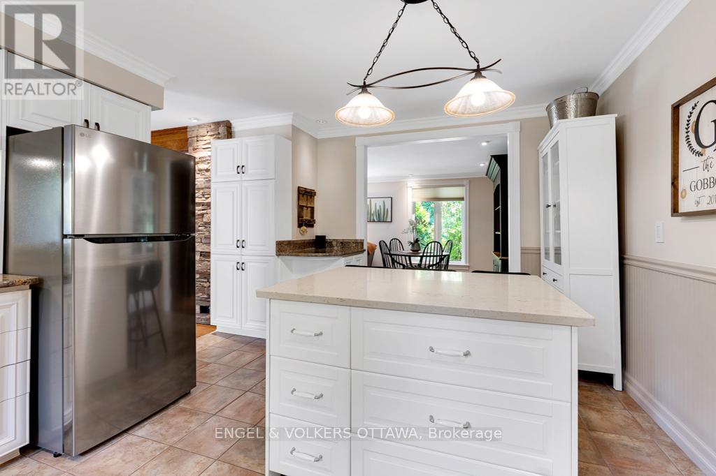 656 Spruce Ridge Road, Ottawa, Ontario  K0A 1L0 - Photo 17 - X12423227