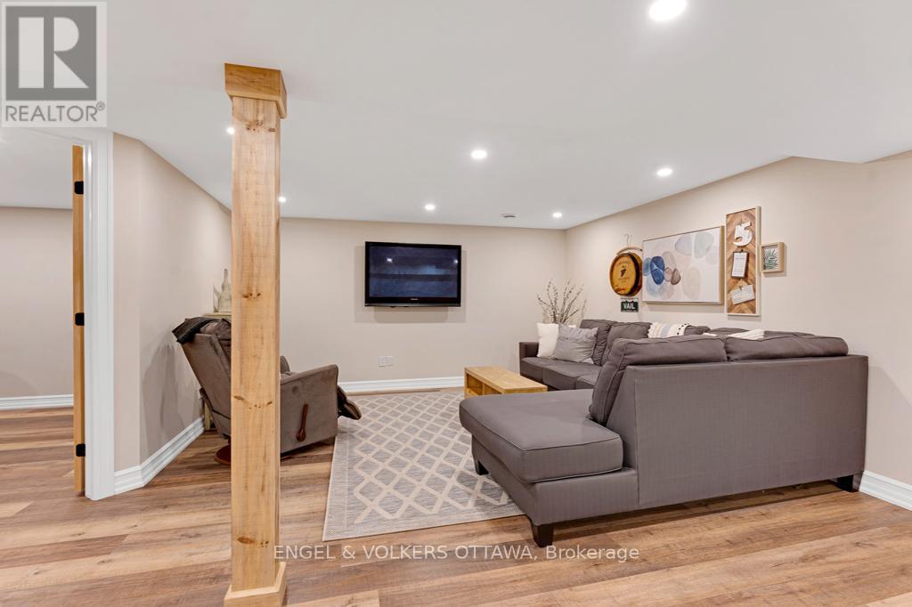 656 Spruce Ridge Road, Ottawa, Ontario  K0A 1L0 - Photo 30 - X12423227