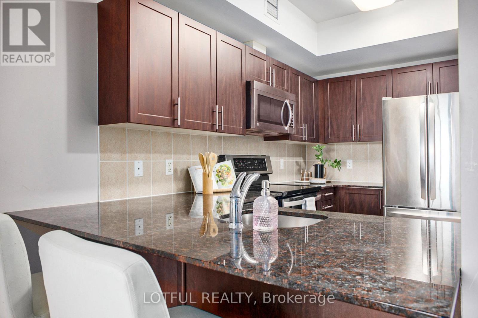 1703 - 234 Rideau Street, Ottawa, Ontario  K1N 0A9 - Photo 11 - X12423310