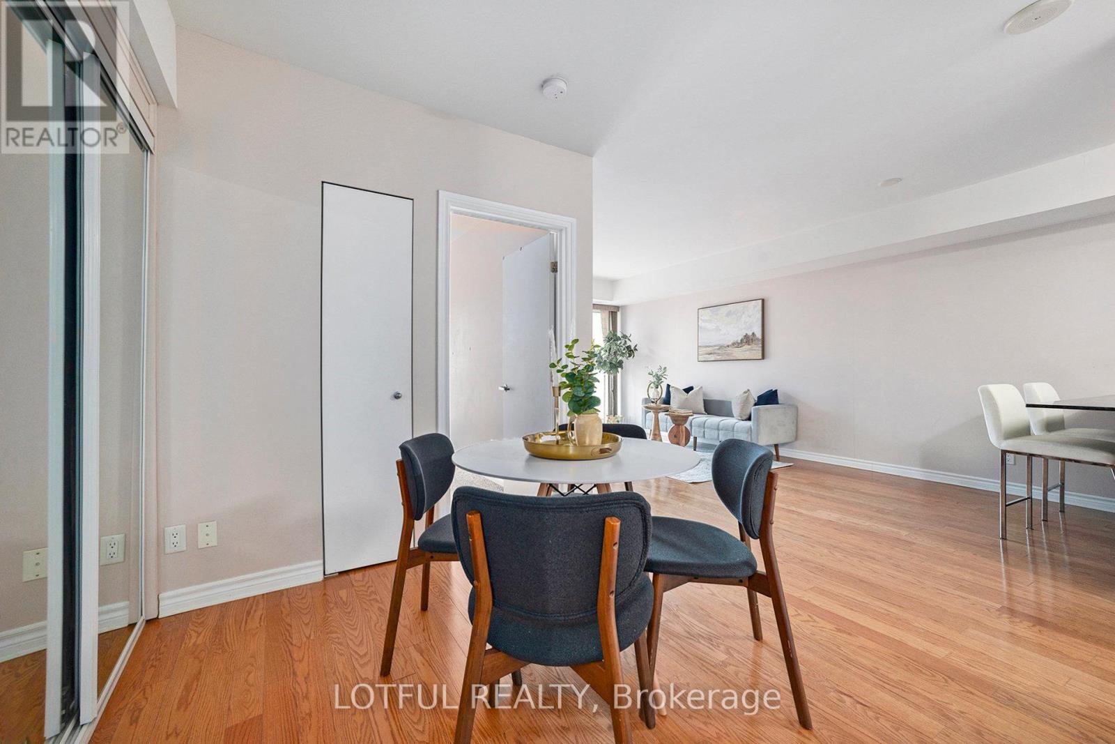 1703 - 234 Rideau Street, Ottawa, Ontario  K1N 0A9 - Photo 9 - X12423310
