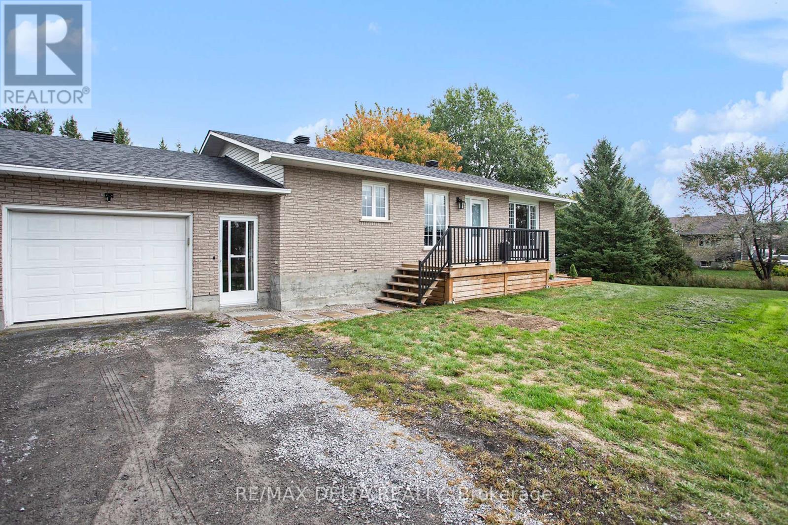 3569 Marcil Road, Clarence-Rockland, Ontario  K0A 1E0 - Photo 3 - X12423312