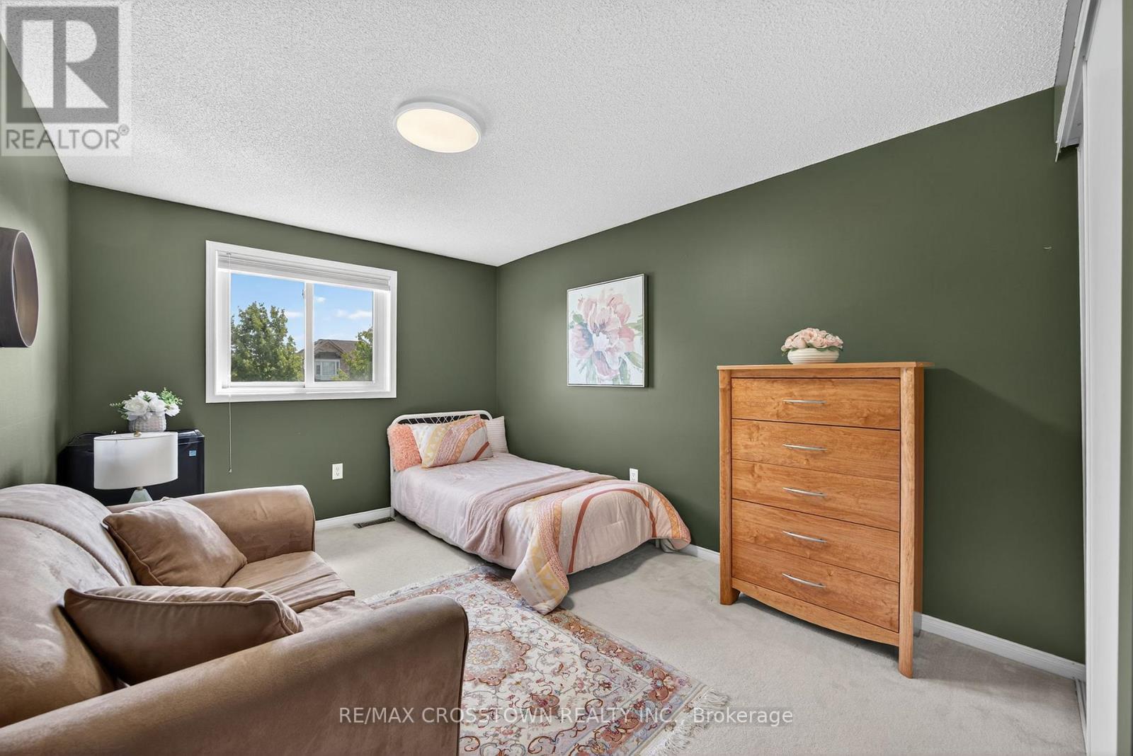 49 Tunbridge Road, Barrie, Ontario  L4M 6S9 - Photo 13 - S12423081