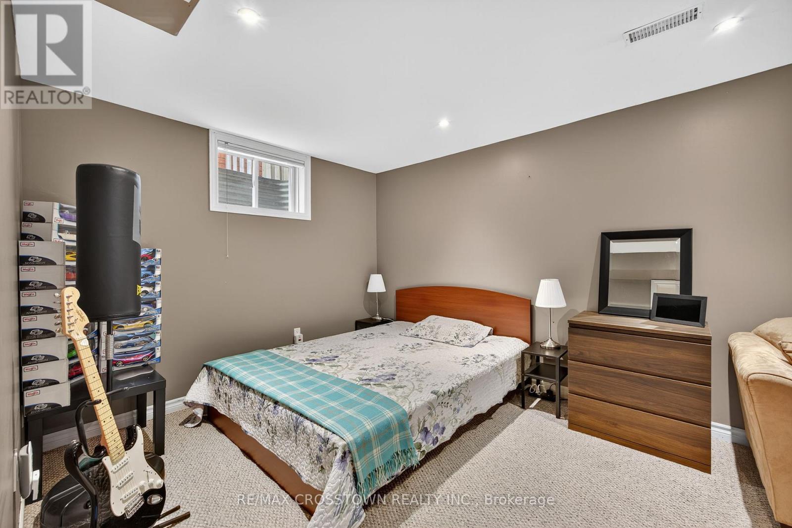 49 Tunbridge Road, Barrie, Ontario  L4M 6S9 - Photo 19 - S12423081