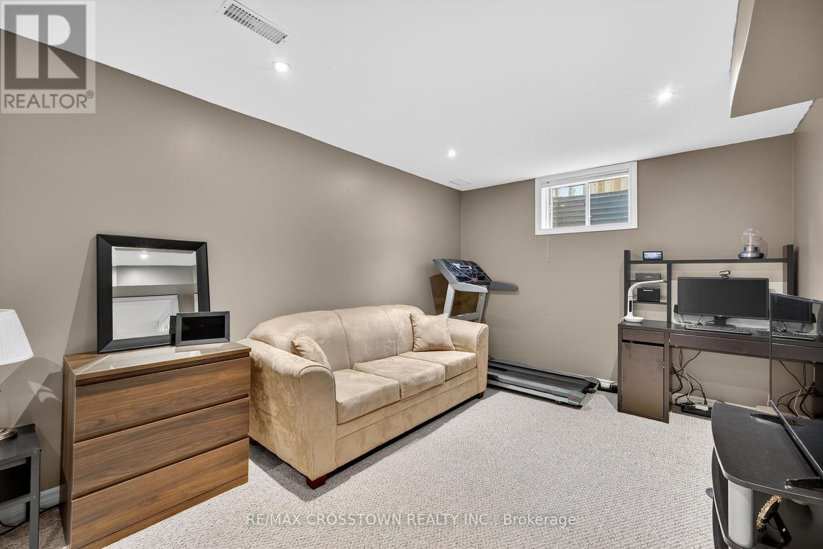 49 Tunbridge Road, Barrie, Ontario  L4M 6S9 - Photo 20 - S12423081