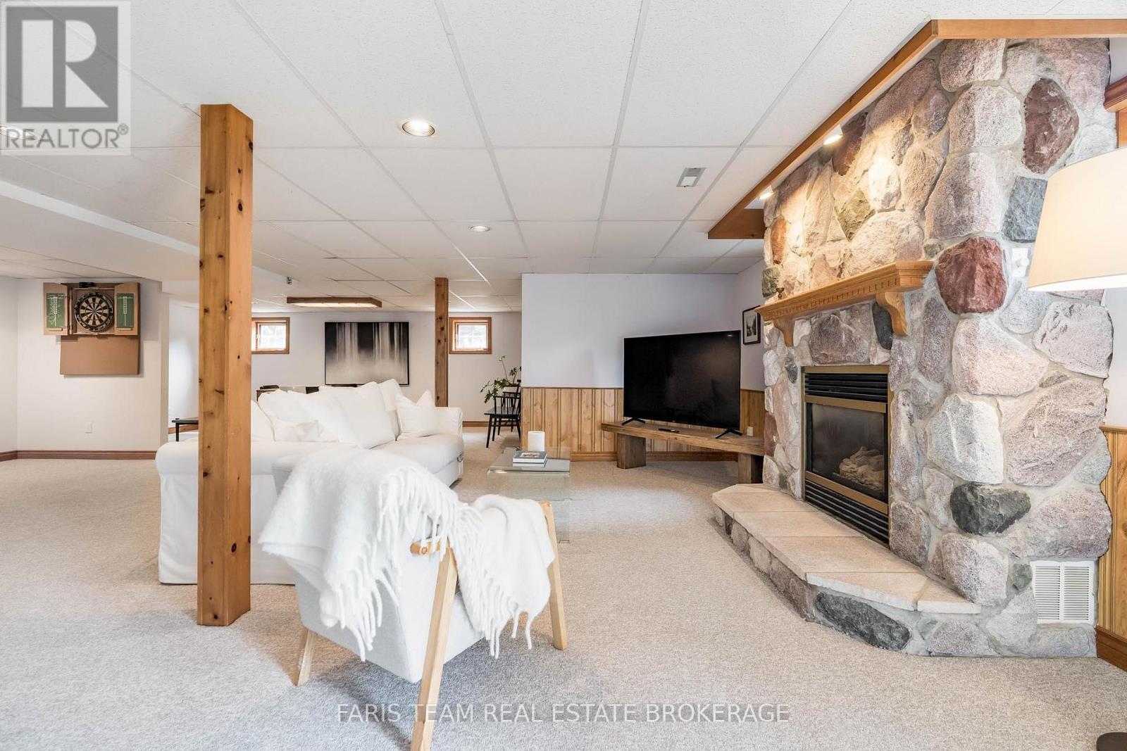9 Fairway Crescent, Wasaga Beach, Ontario  L9Z 1C1 - Photo 30 - S12423121