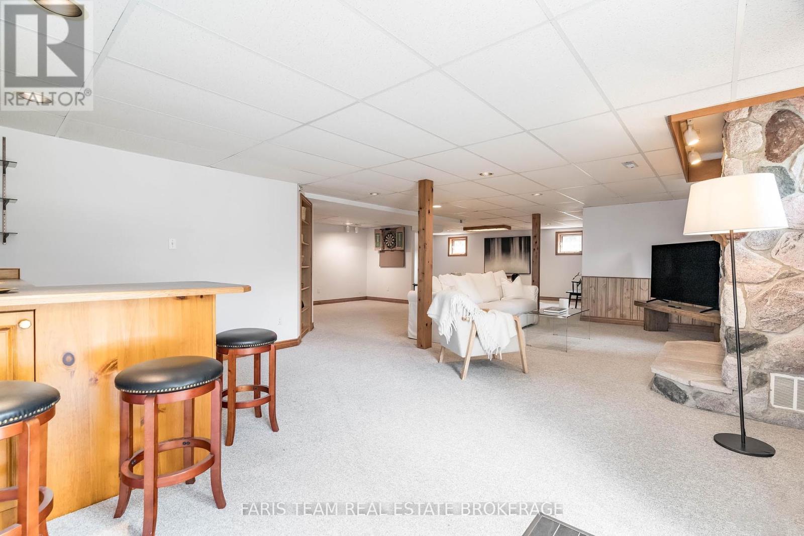 9 Fairway Crescent, Wasaga Beach, Ontario  L9Z 1C1 - Photo 33 - S12423121