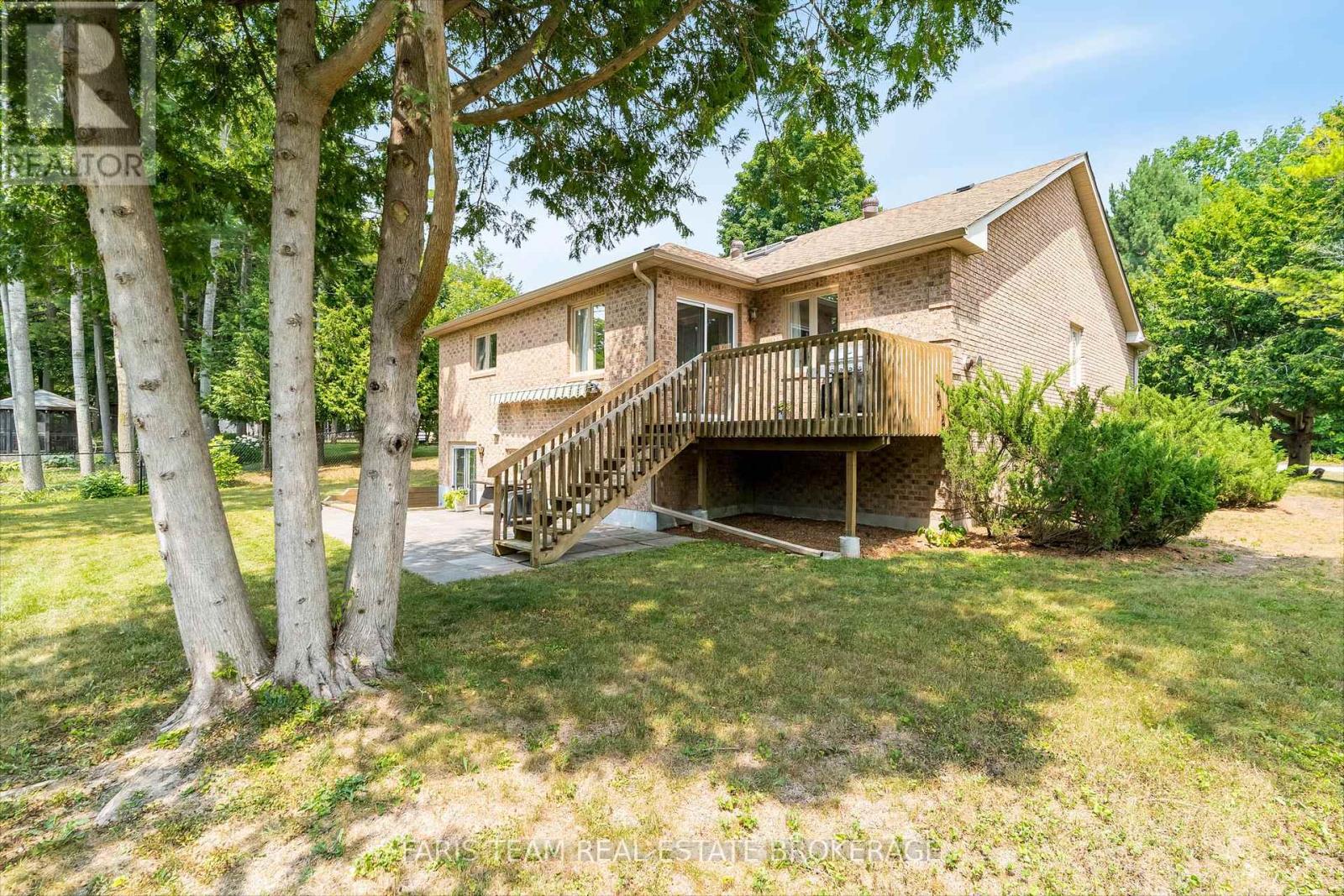 9 Fairway Crescent, Wasaga Beach, Ontario  L9Z 1C1 - Photo 43 - S12423121