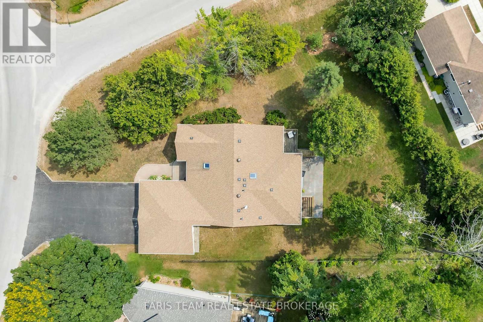 9 Fairway Crescent, Wasaga Beach, Ontario  L9Z 1C1 - Photo 47 - S12423121