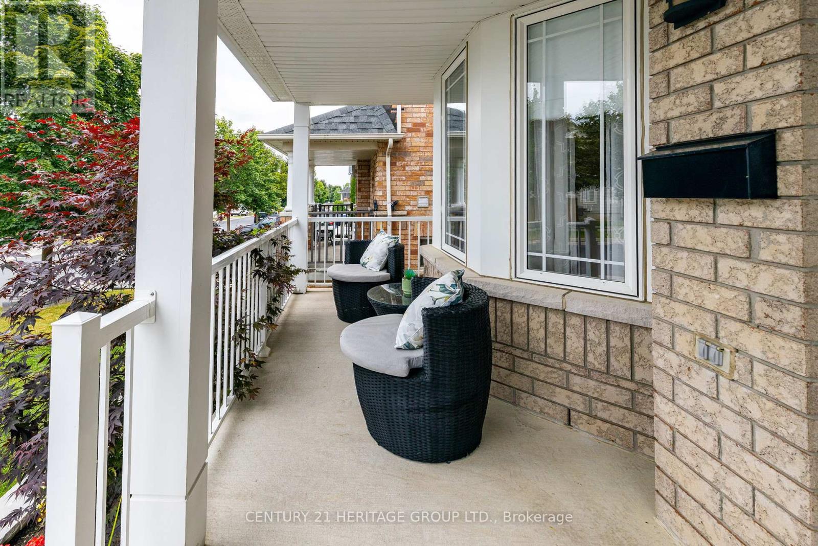 Property at 106 LAURENDALE AVENUE image 4