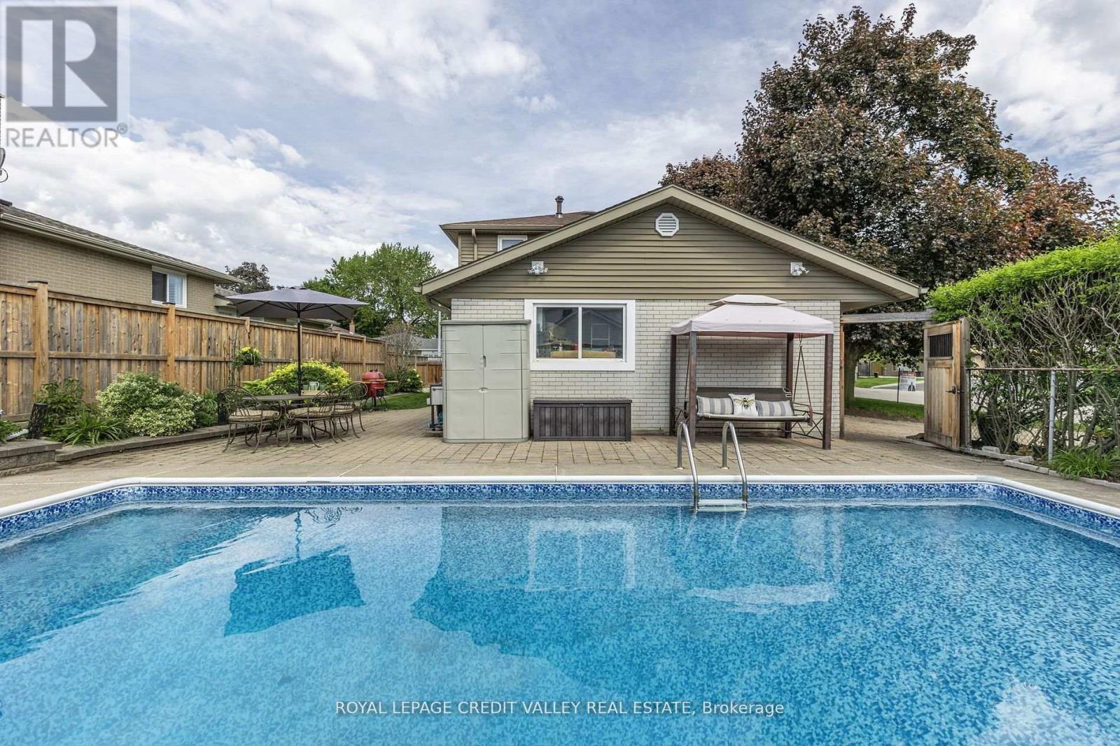 36 Lockton Crescent, Brampton, Ontario  L6W 1C3 - Photo 40 - W12418581