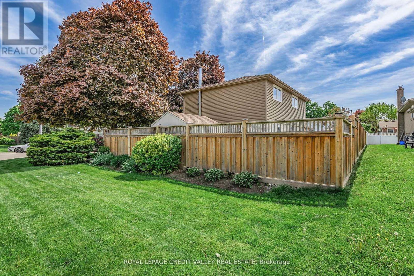 36 Lockton Crescent, Brampton, Ontario  L6W 1C3 - Photo 35 - W12418581