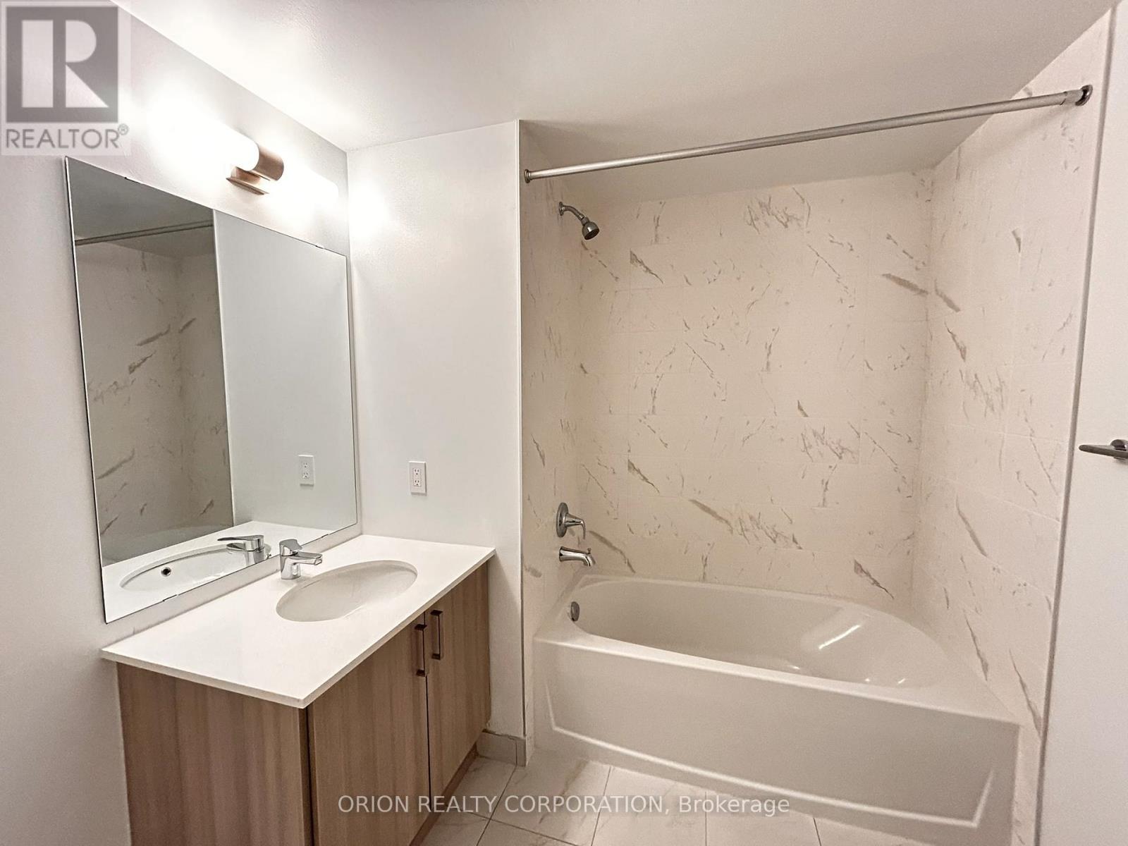 404 - 556 Marlee Avenue, Toronto, Ontario  M6B 0B1 - Photo 7 - W12421146