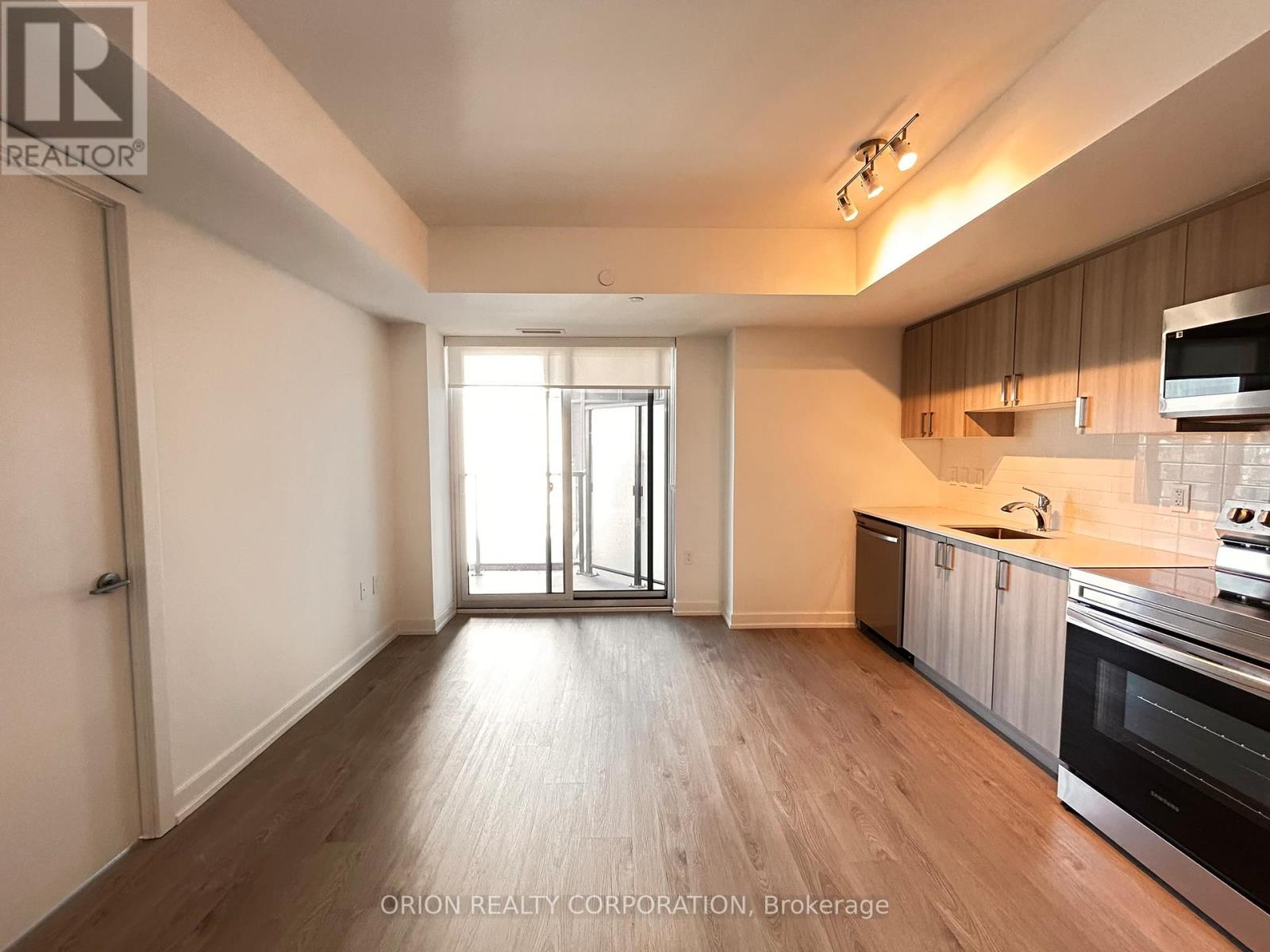 404 - 556 Marlee Avenue, Toronto, Ontario  M6B 0B1 - Photo 18 - W12421146