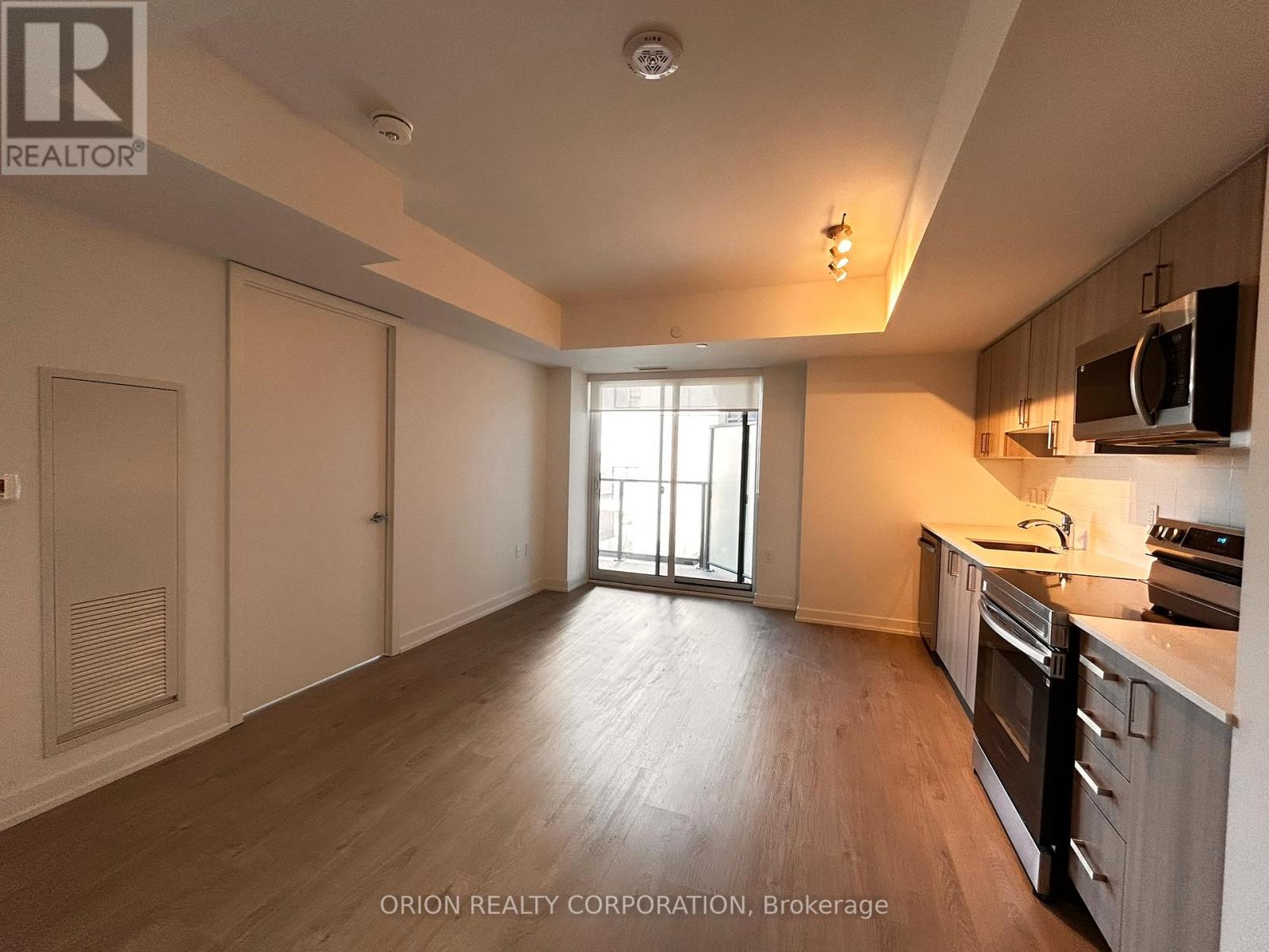 404 - 556 Marlee Avenue, Toronto, Ontario  M6B 0B1 - Photo 13 - W12421146