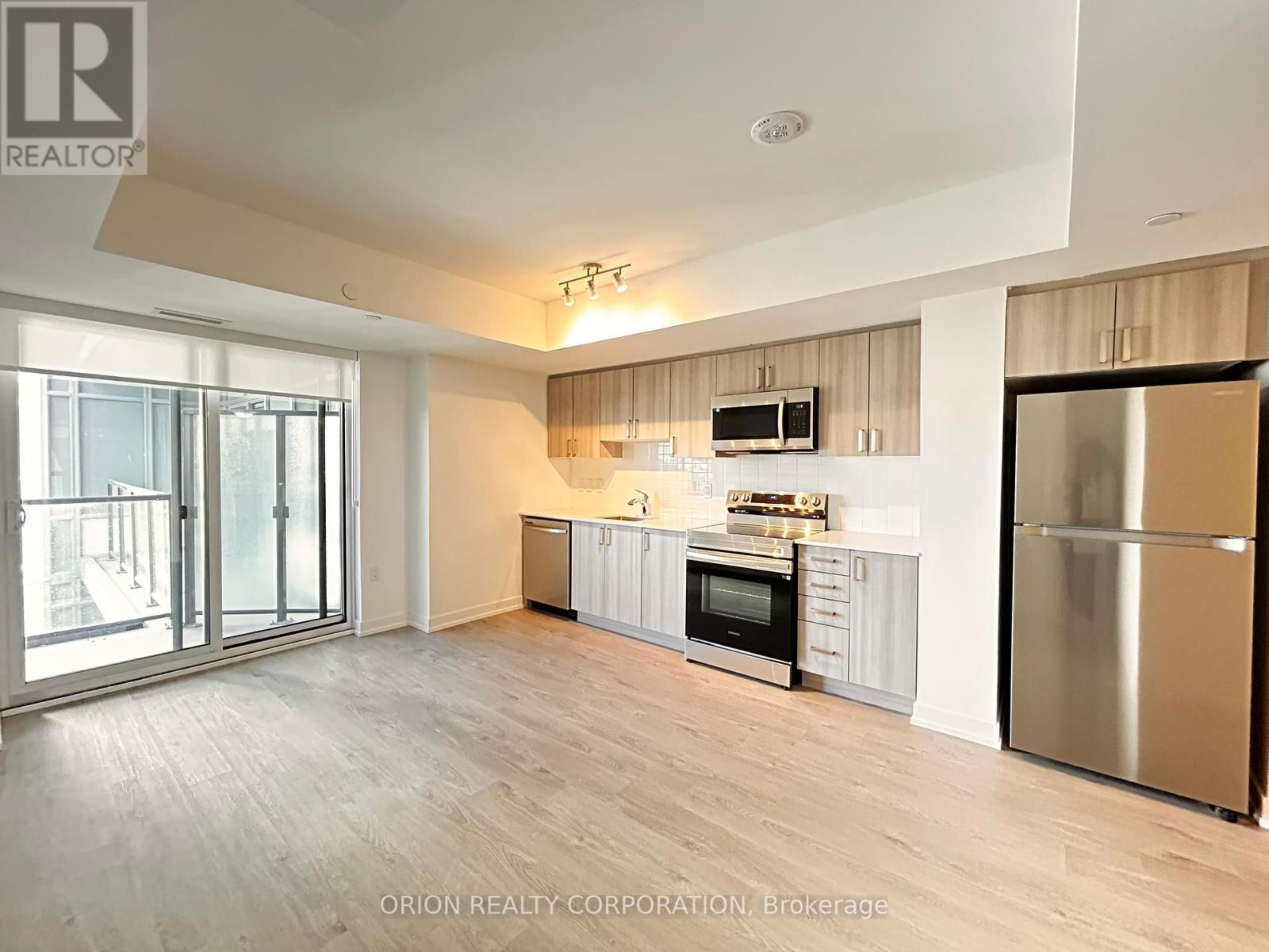 404 - 556 MARLEE AVENUE, Toronto, Ontario
