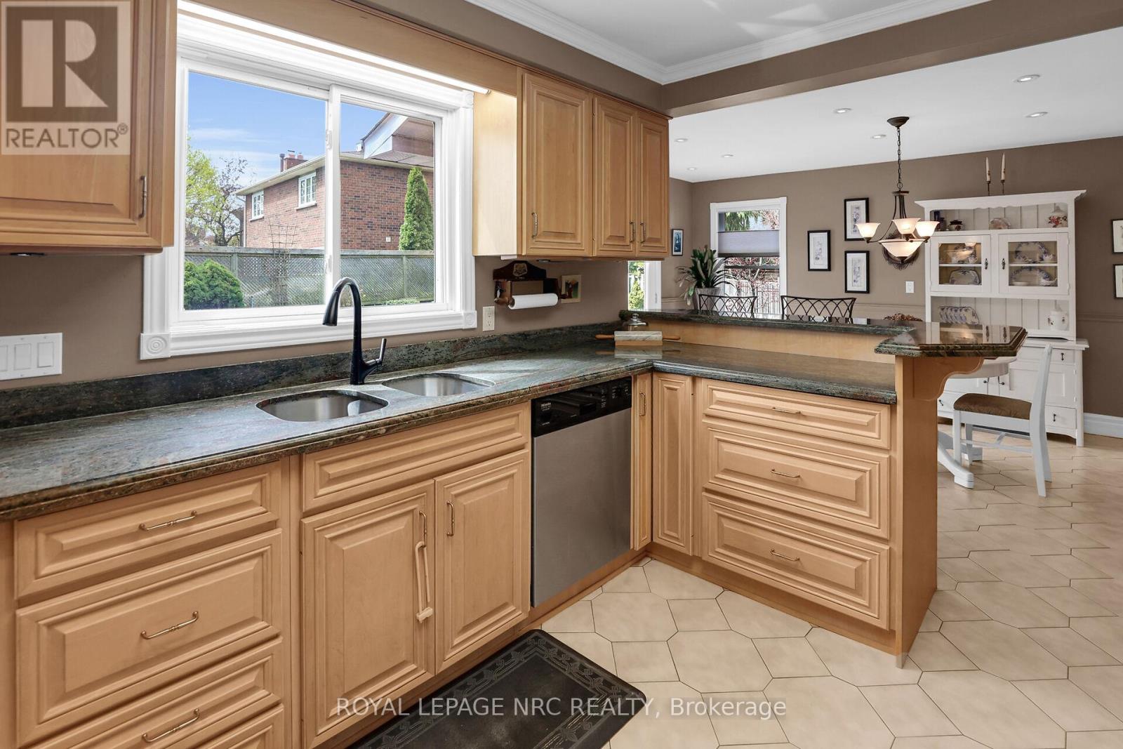 1152 Rushbrooke Drive, Oakville, Ontario  L6M 1K1 - Photo 19 - W12423178
