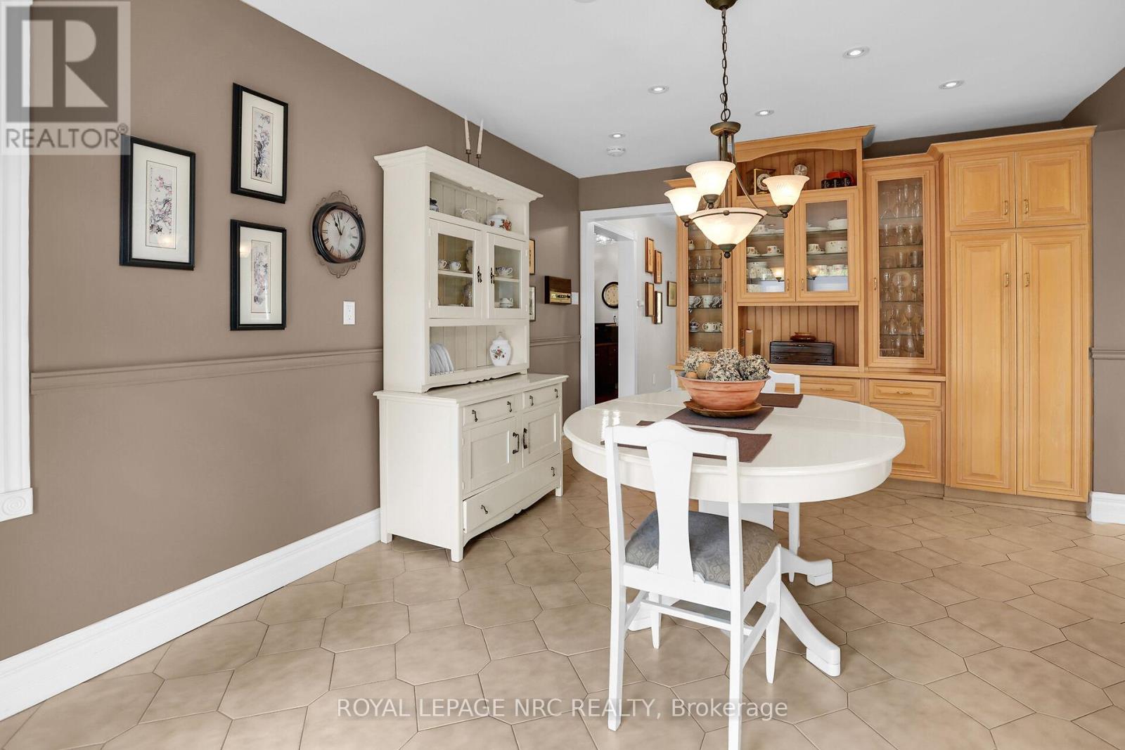 1152 Rushbrooke Drive, Oakville, Ontario  L6M 1K1 - Photo 20 - W12423178