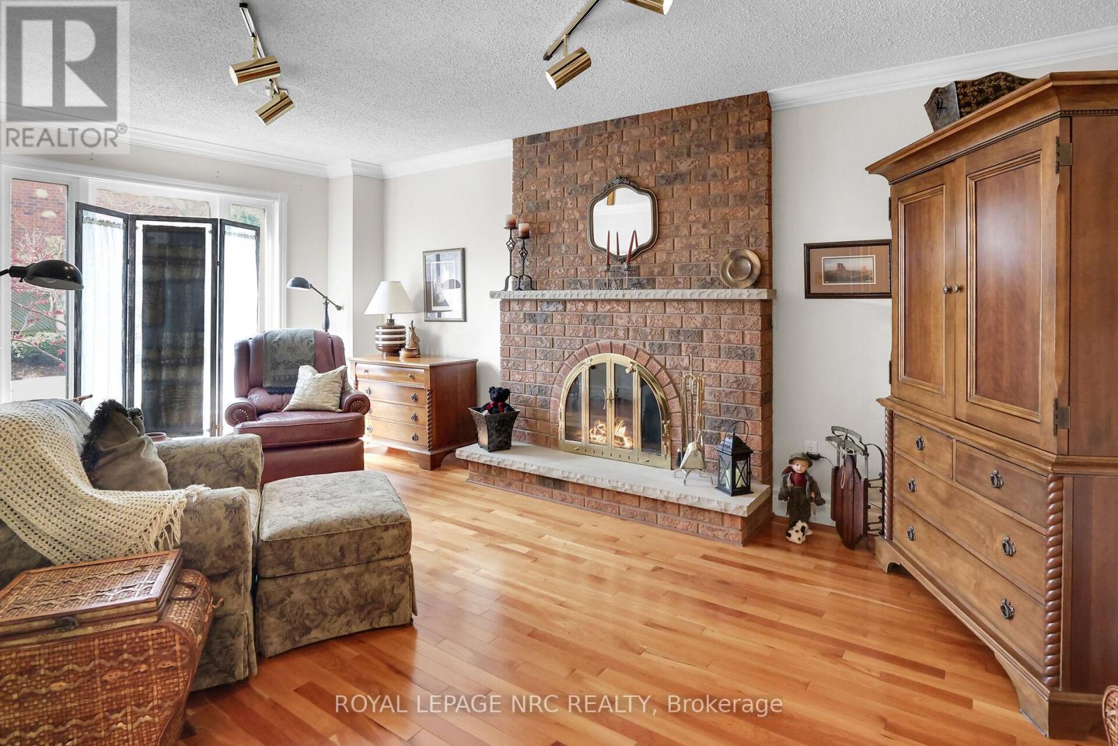 1152 Rushbrooke Drive, Oakville, Ontario  L6M 1K1 - Photo 21 - W12423178