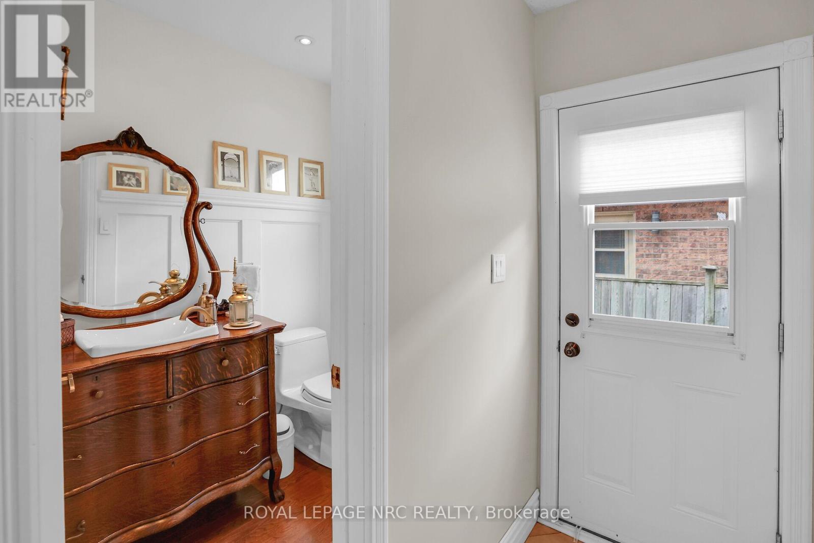 1152 Rushbrooke Drive, Oakville, Ontario  L6M 1K1 - Photo 24 - W12423178
