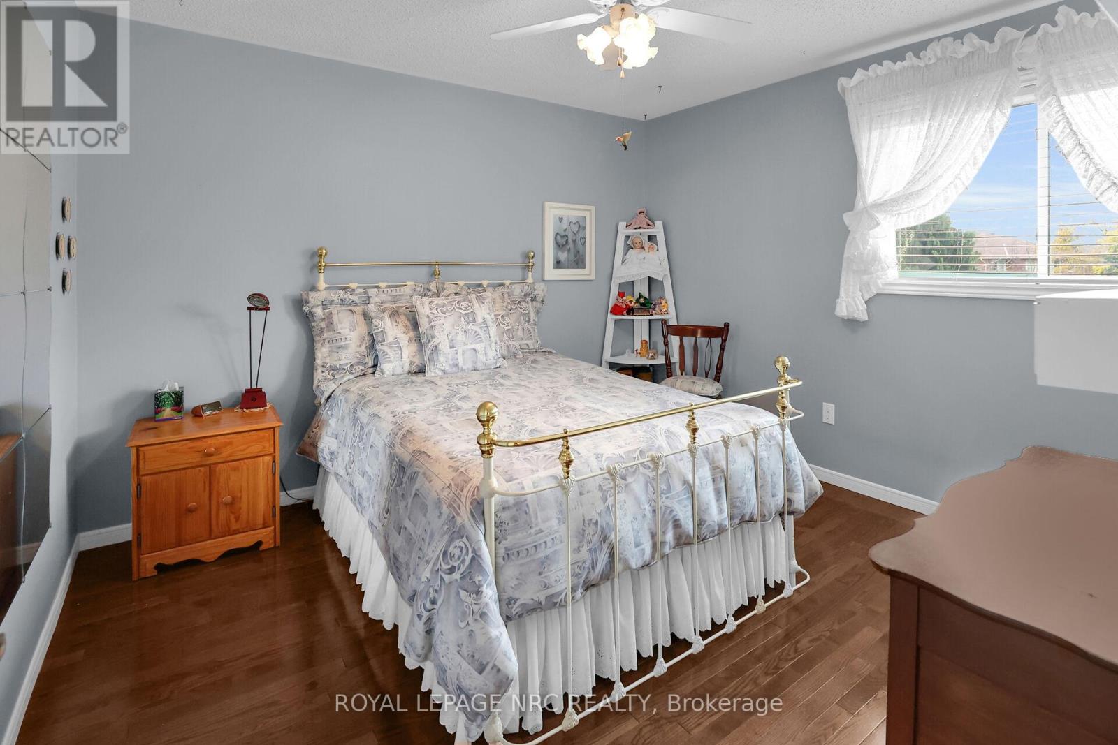 1152 Rushbrooke Drive, Oakville, Ontario  L6M 1K1 - Photo 32 - W12423178