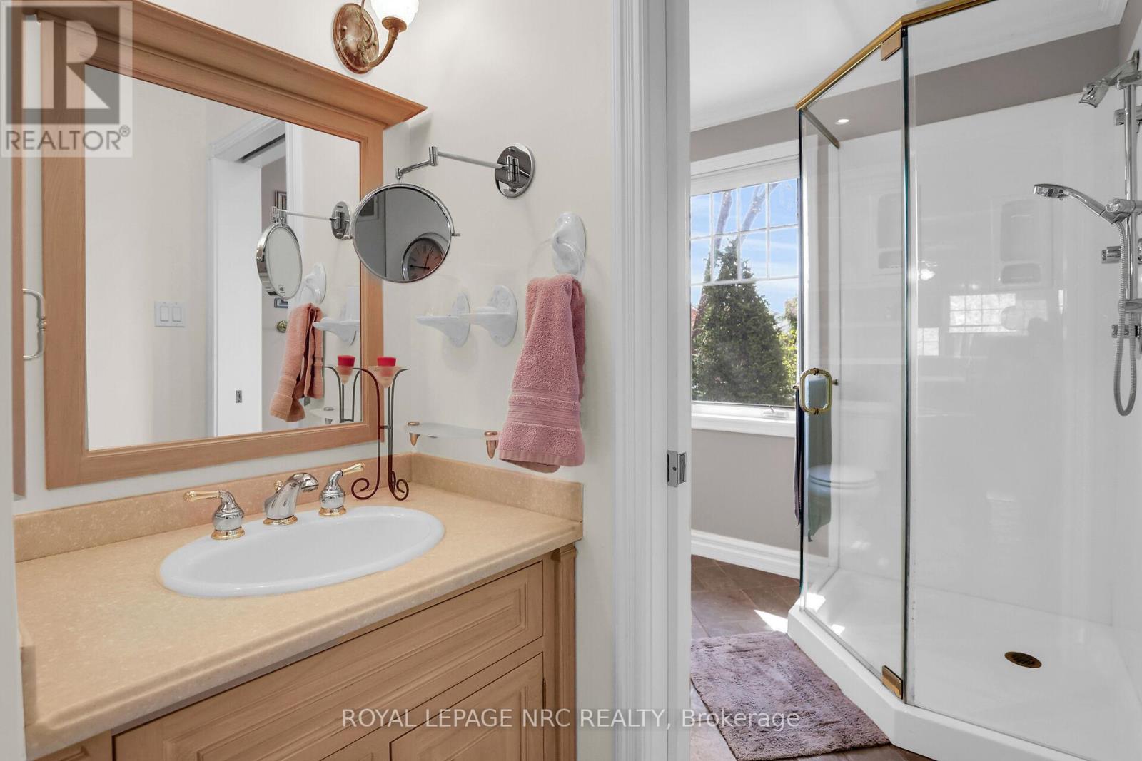 1152 Rushbrooke Drive, Oakville, Ontario  L6M 1K1 - Photo 41 - W12423178