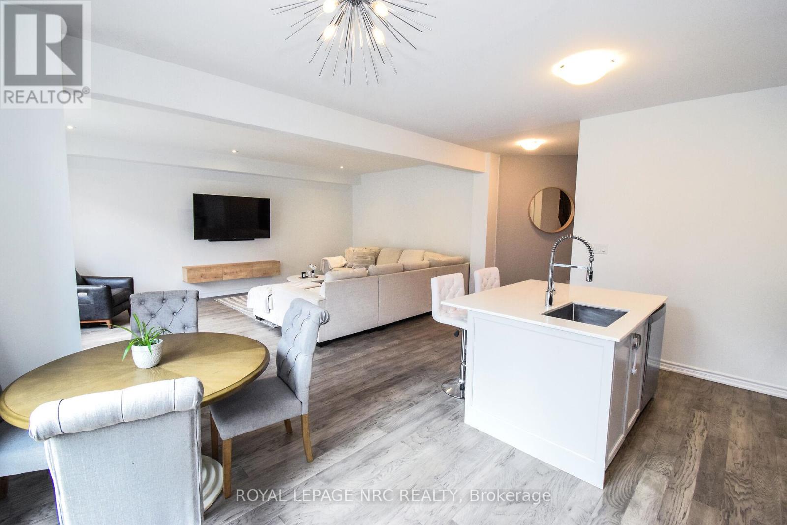 4062 Thomas Street, Lincoln, Ontario  L3J 0S5 - Photo 12 - X12423220