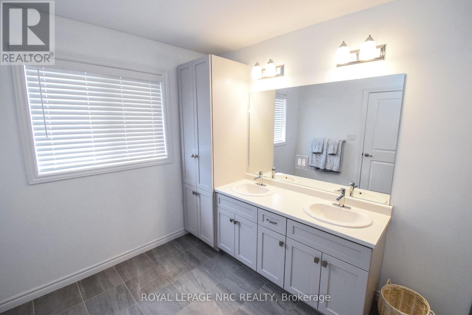 4062 Thomas Street, Lincoln, Ontario  L3J 0S5 - Photo 25 - X12423220