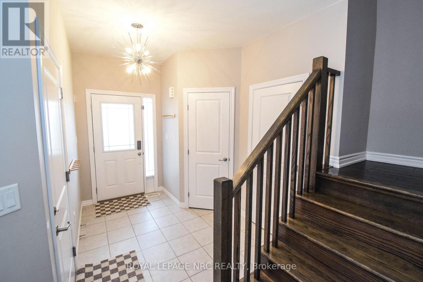4062 Thomas Street, Lincoln, Ontario  L3J 0S5 - Photo 5 - X12423220