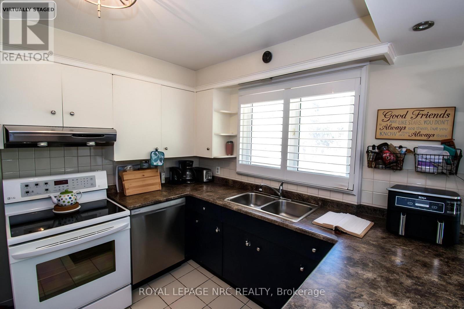 73 Lockview Crescent, St. Catharines, Ontario  L2M 2T6 - Photo 12 - X12423224