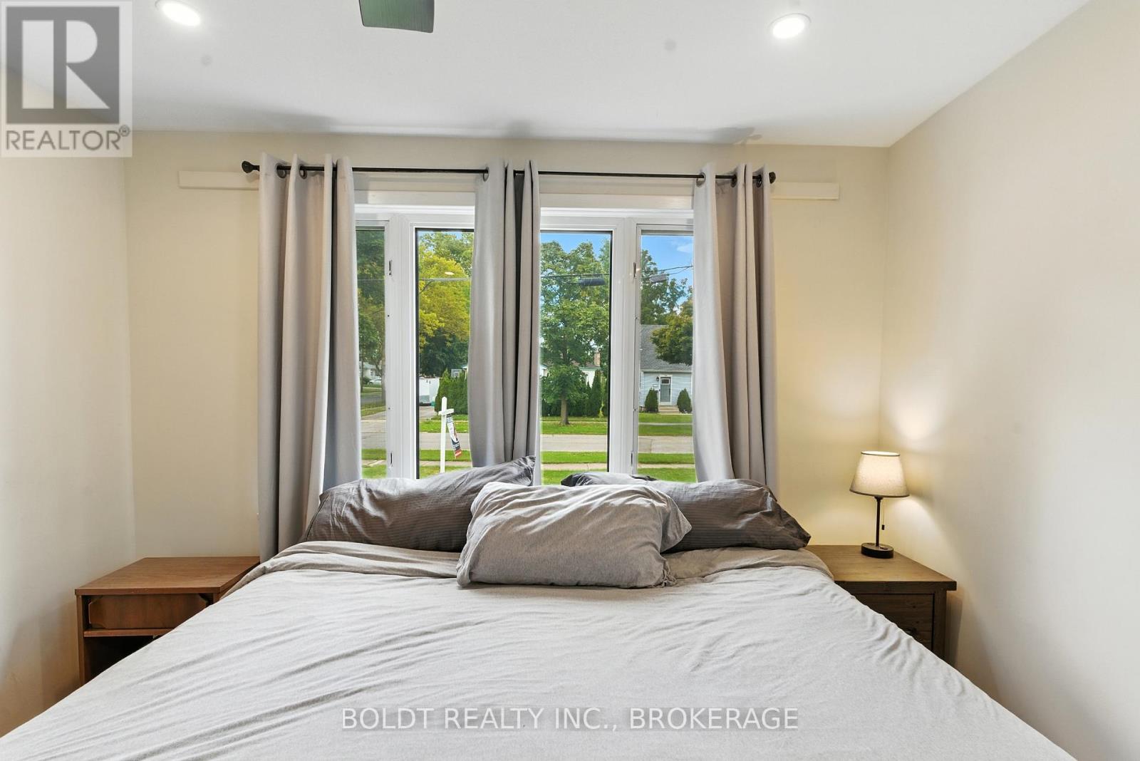 6962 Margaret Street, Niagara Falls, Ontario  L2G 2V9 - Photo 16 - X12423251