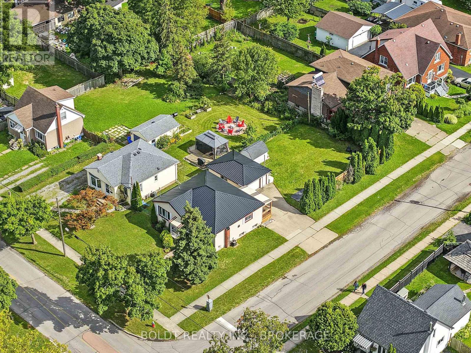 6962 Margaret Street, Niagara Falls, Ontario  L2G 2V9 - Photo 4 - X12423251