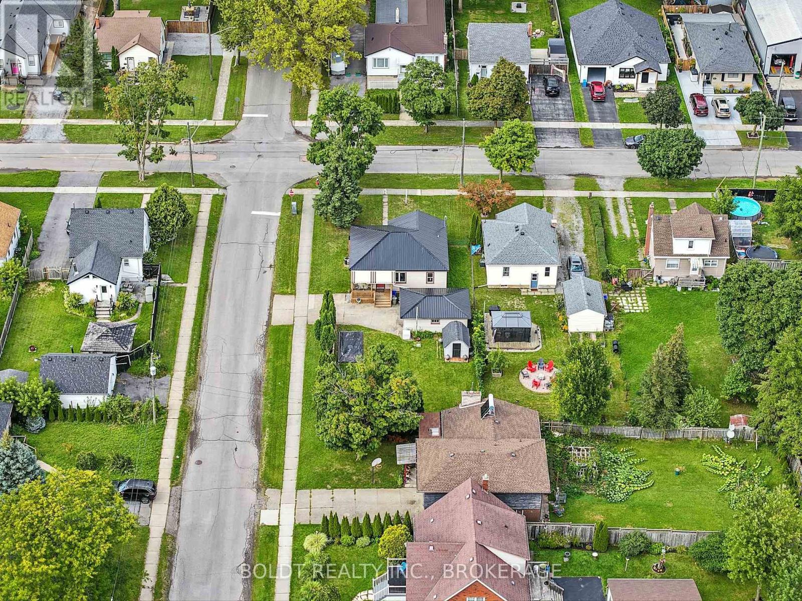 6962 Margaret Street, Niagara Falls, Ontario  L2G 2V9 - Photo 5 - X12423251
