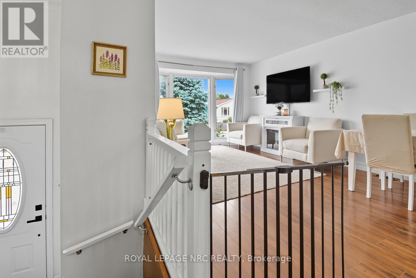 553 Wright Street, Welland, Ontario  L3B 2K6 - Photo 3 - X12423275