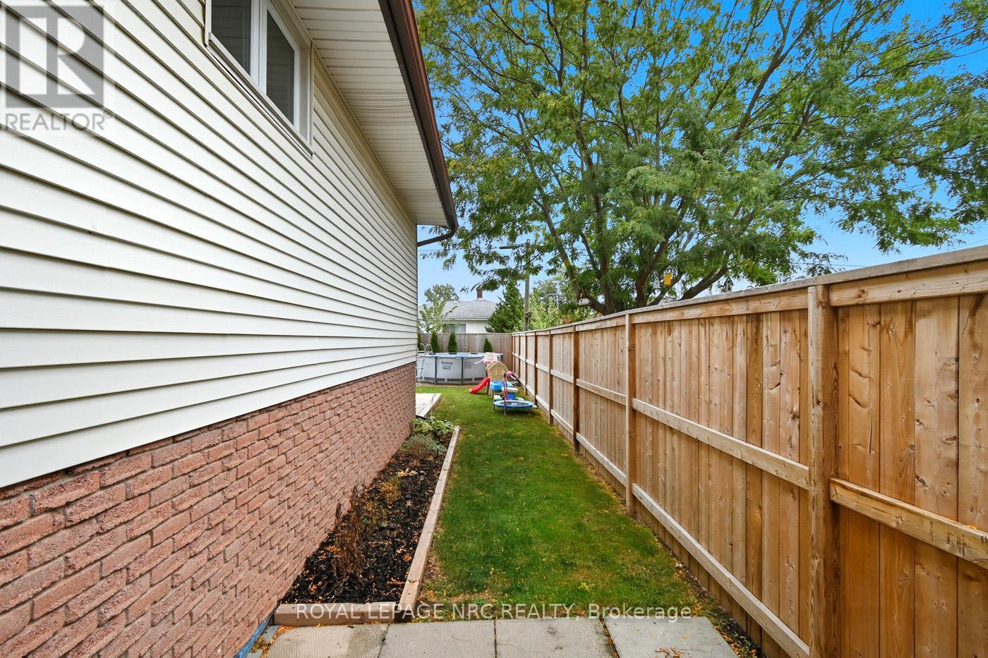 553 Wright Street, Welland, Ontario  L3B 2K6 - Photo 31 - X12423275