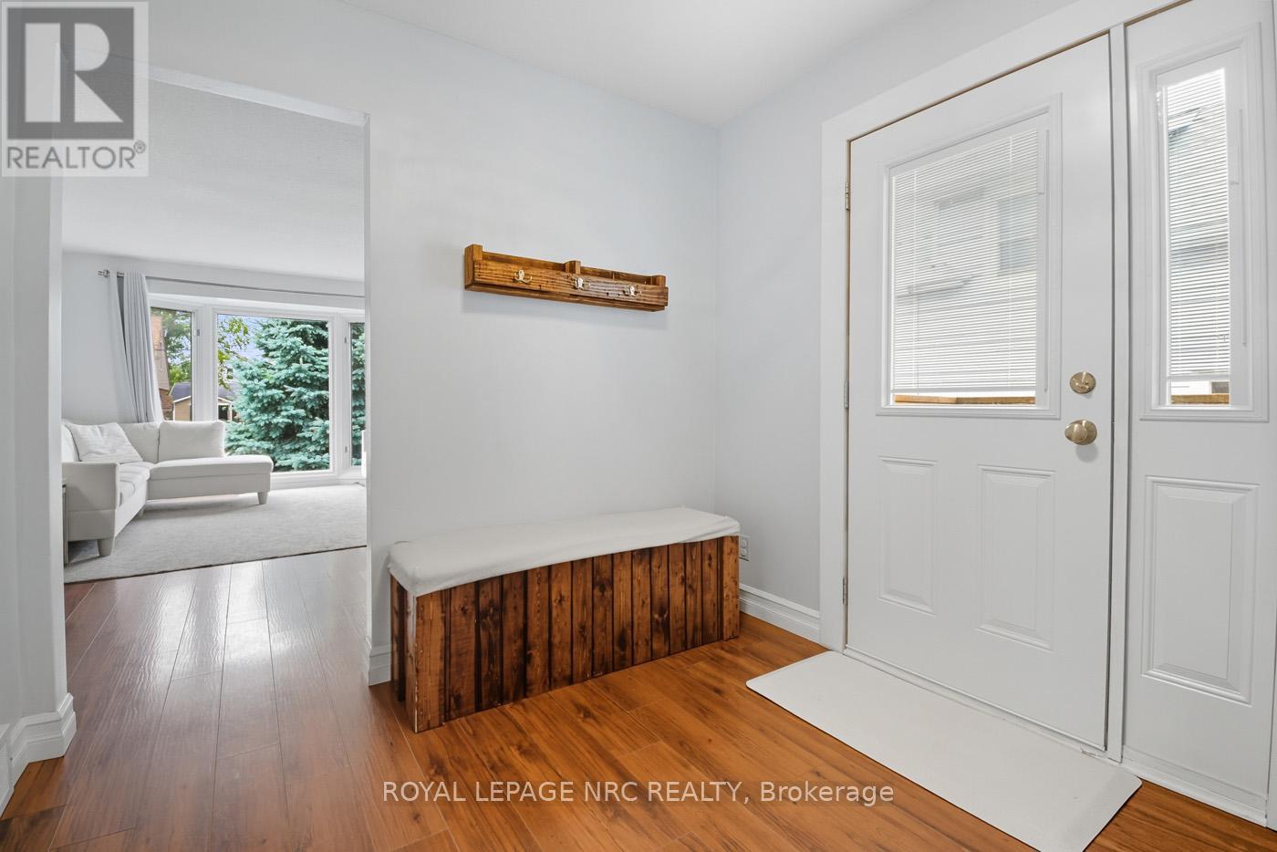 553 Wright Street, Welland, Ontario  L3B 2K6 - Photo 9 - X12423275