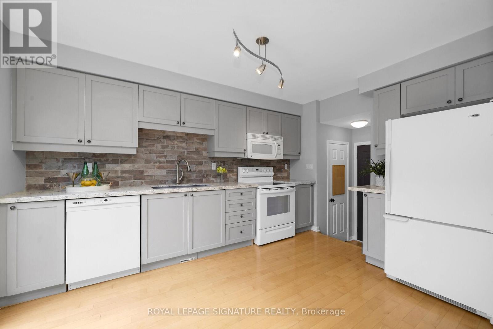 646 Kerr Trail, Milton, Ontario  L9T 5W1 - Photo 10 - W12423109