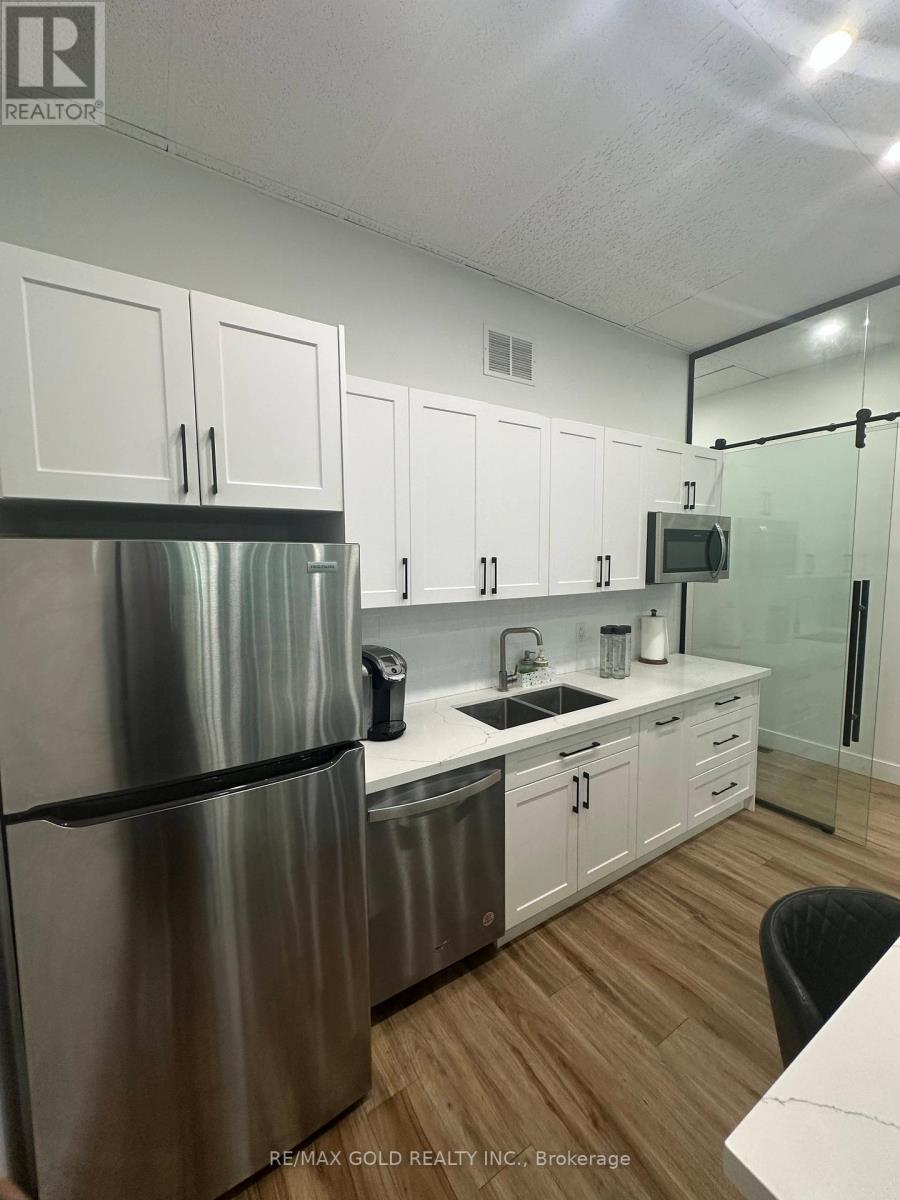 2 - 136 Guelph Street, Halton Hills, Ontario  L7G 4A1 - Photo 10 - W12423120
