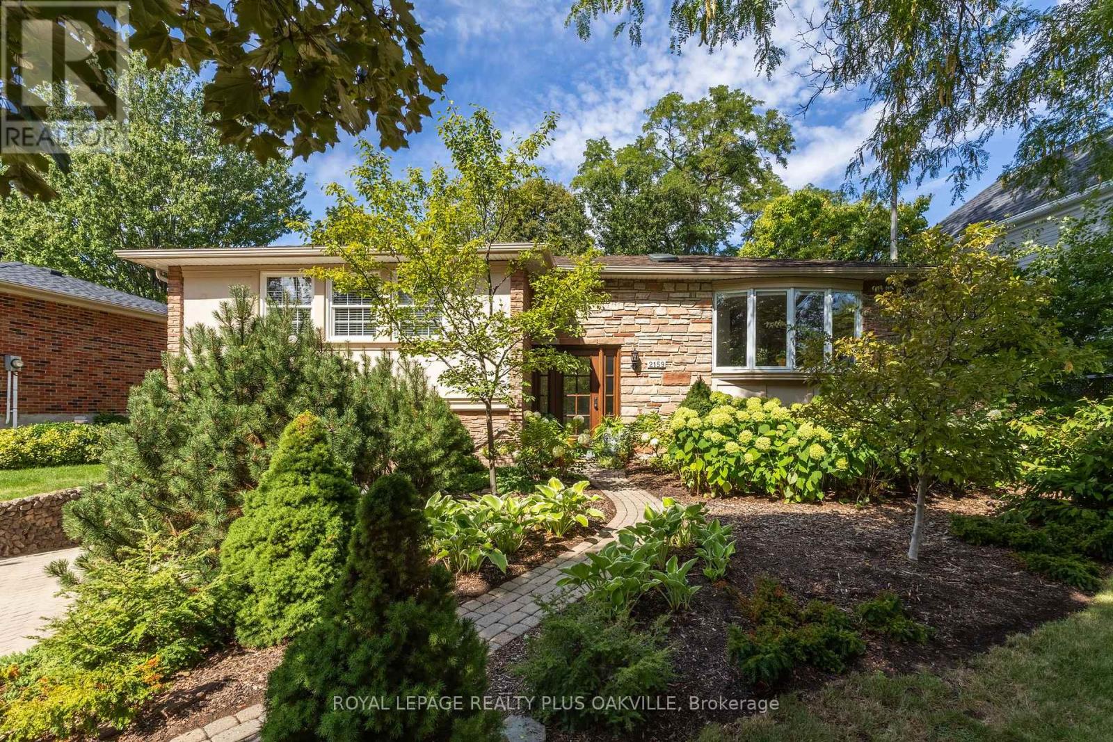 2159 Hixon Street, Oakville, Ontario  L6L 1T5 - Photo 1 - W12423126