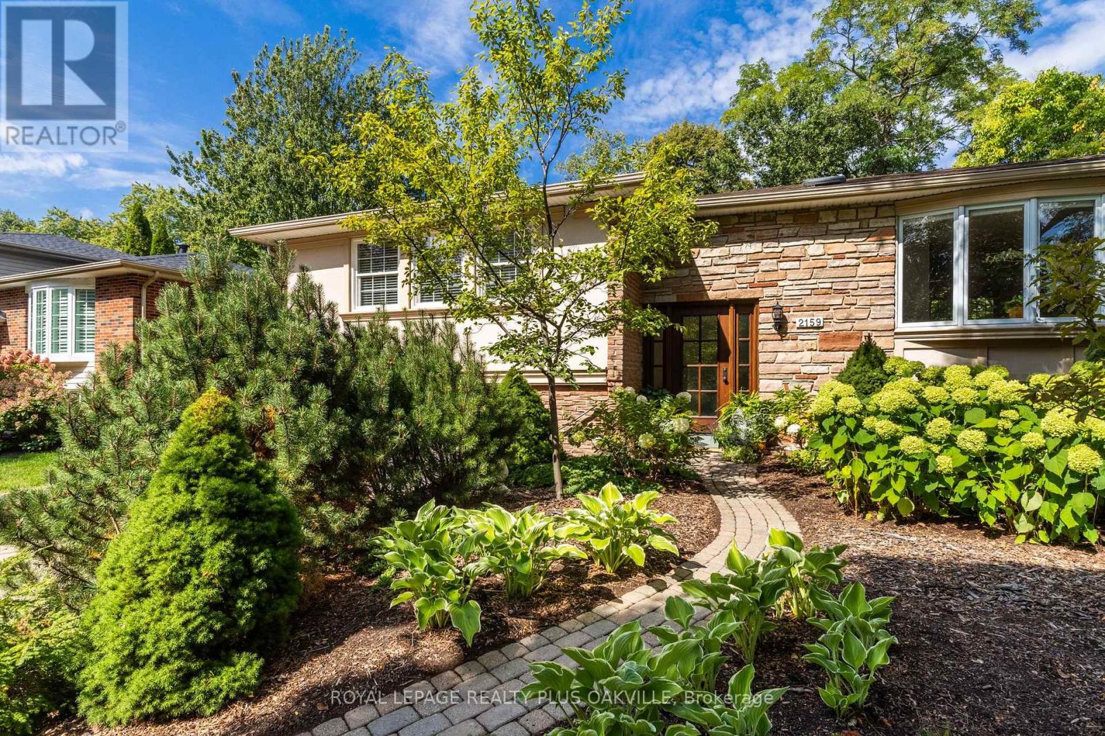2159 Hixon Street, Oakville, Ontario  L6L 1T5 - Photo 4 - W12423126