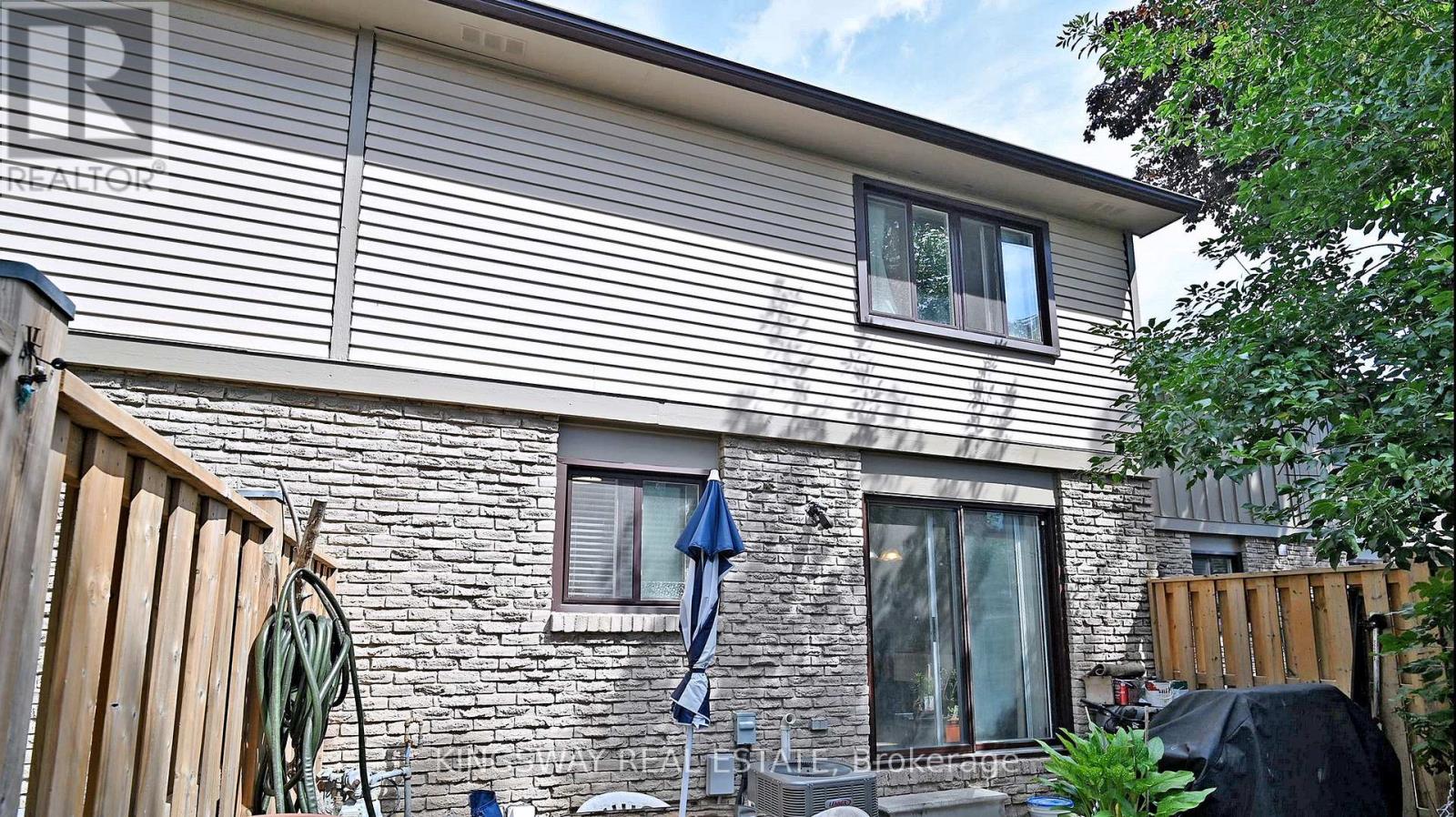 111 - 105 Hansen Road N, Brampton, Ontario  L6V 3C9 - Photo 20 - W12423133