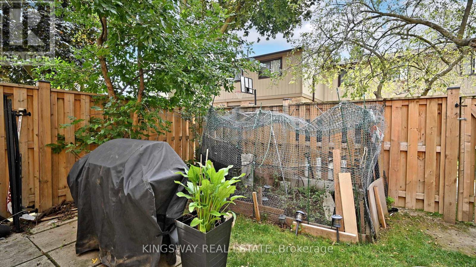 111 - 105 Hansen Road N, Brampton, Ontario  L6V 3C9 - Photo 22 - W12423133