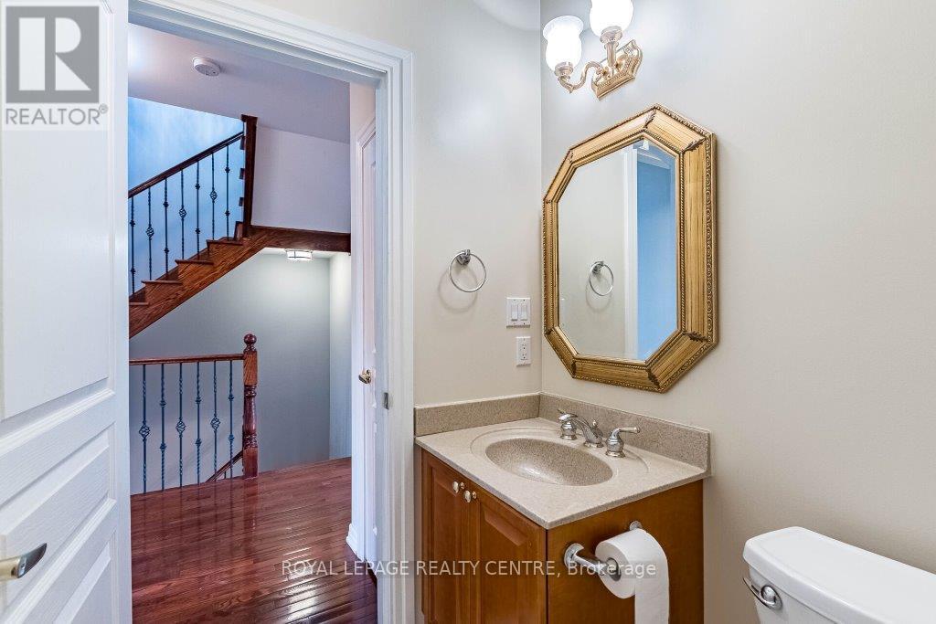 35 Compass Way, Mississauga (Port Credit), Ontario  L5G 4T8 - Photo 28 - W12423134