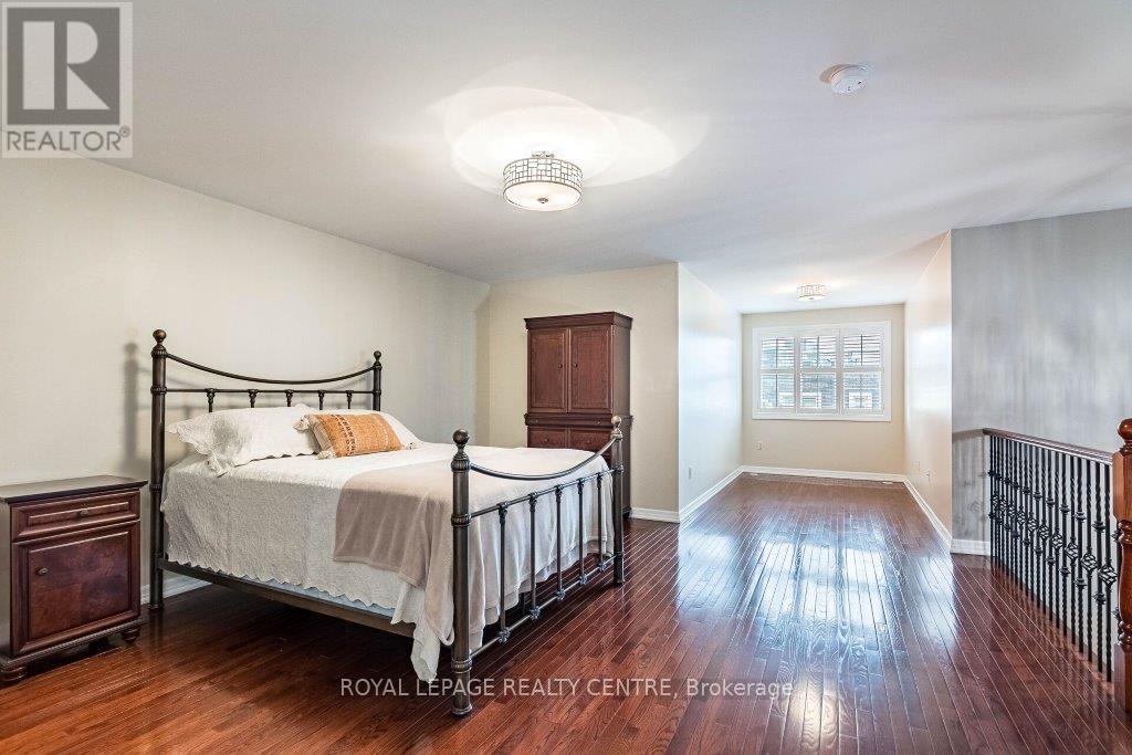 35 Compass Way, Mississauga (Port Credit), Ontario  L5G 4T8 - Photo 30 - W12423134