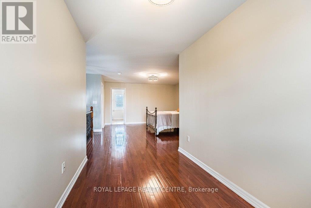 35 Compass Way, Mississauga (Port Credit), Ontario  L5G 4T8 - Photo 33 - W12423134