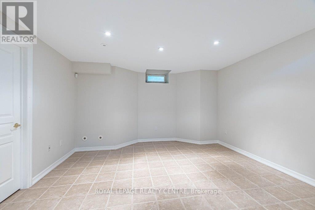 35 Compass Way, Mississauga (Port Credit), Ontario  L5G 4T8 - Photo 40 - W12423134
