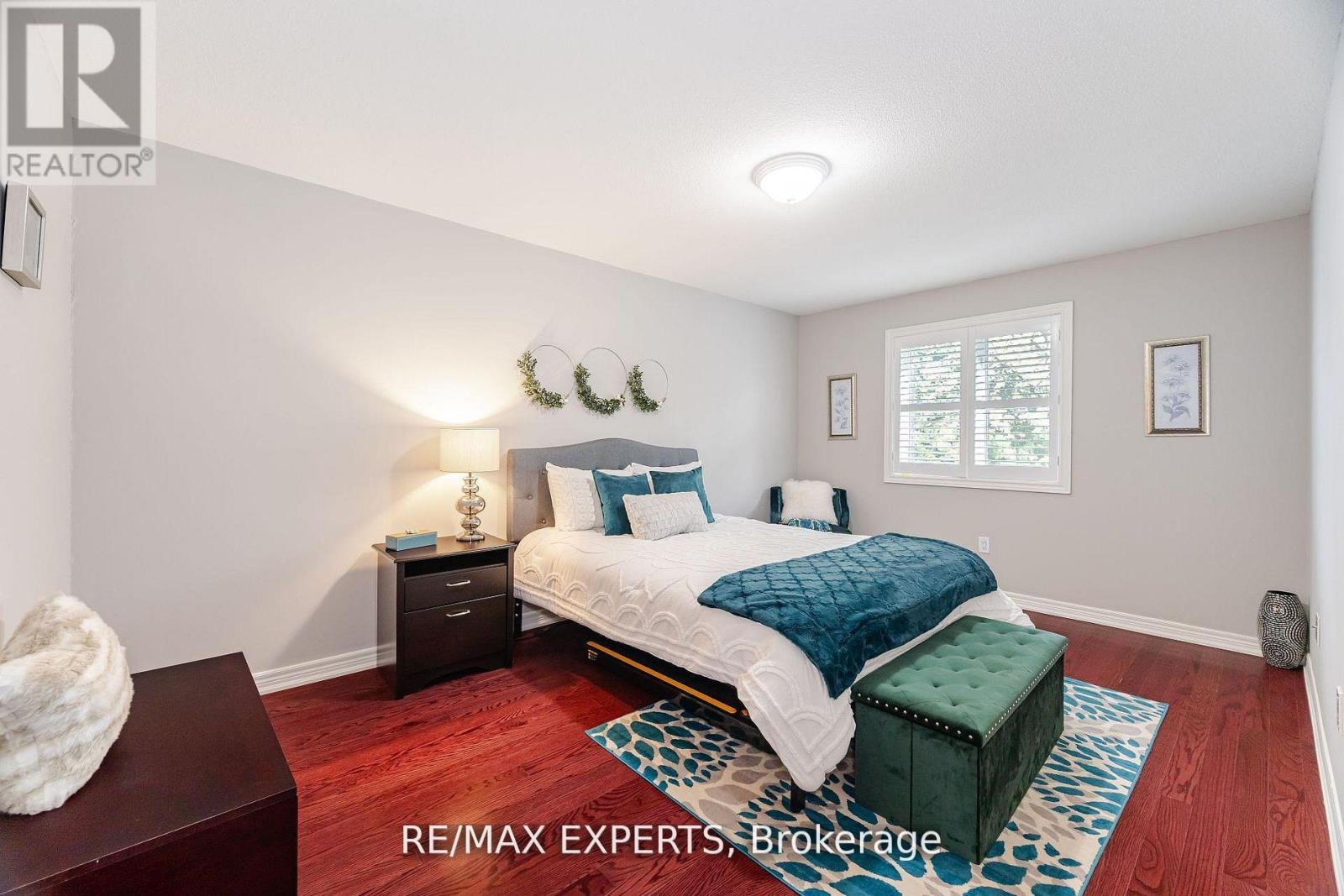 5 Leamster Trail, Caledon, Ontario  L7C 1G9 - Photo 14 - W12423148